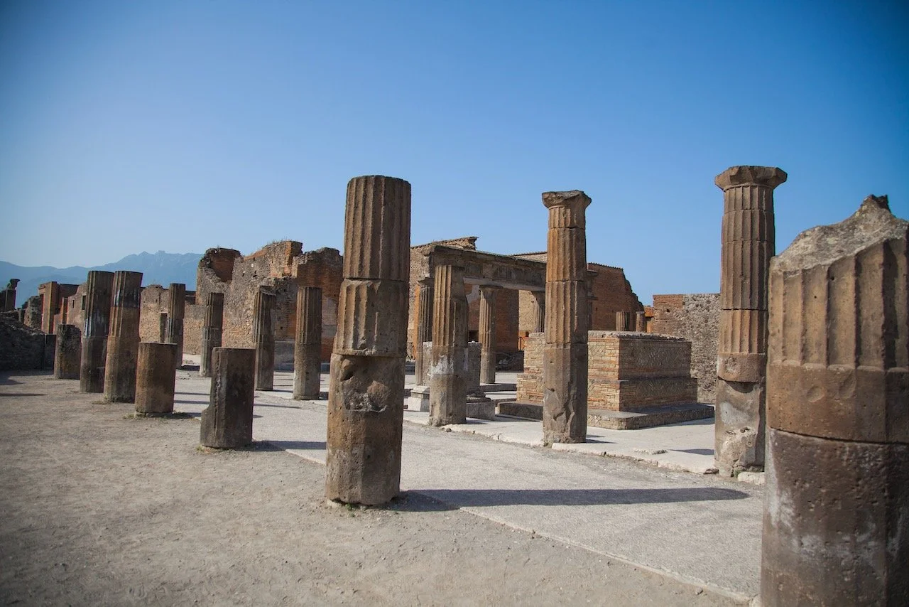 A Journey to the Ruins of Pompeii — eCKsplorer
